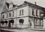 První budova gymnázia